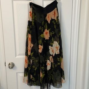 Floral pleated skirt